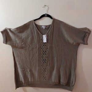 New w/ Tags | Avenue | Dolman short sleeve v-neck tunic sweater, size 18/20